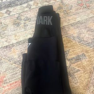 GYMSHARK BUNDLE 2 pairs of leggings